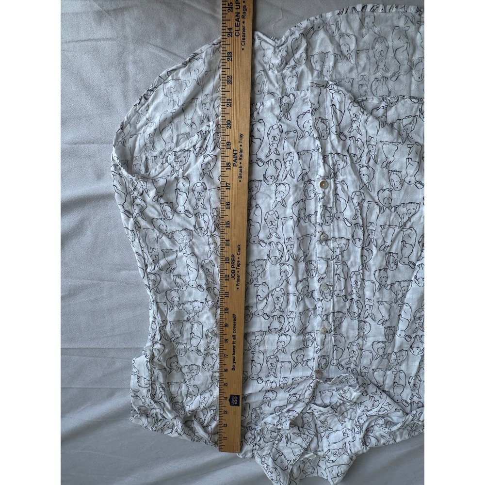 Jane & Delancy Womens Medium White Bunny Rabbit Graphic Button Down Shirt Rayon - Picture 8 of 8